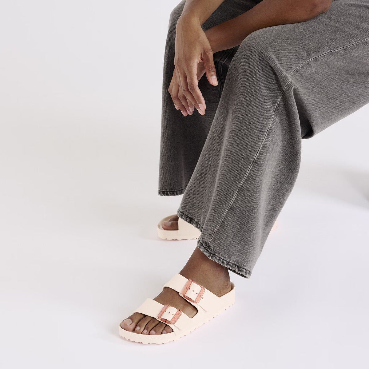 Arizona EVA Stealth (Light Rose) when worn (2)