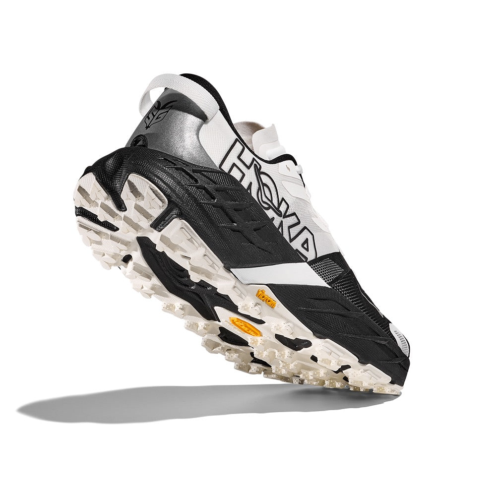 Men's SpeedGoat 7 (Black White) slant view